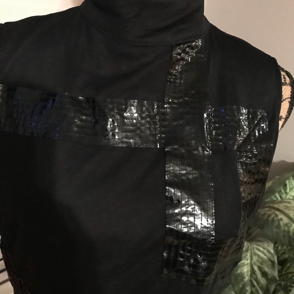 Beautiful blouse - Picture 3 of 4